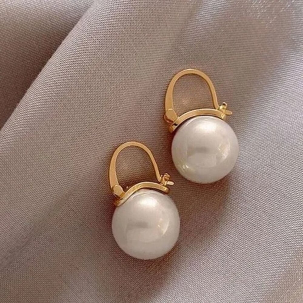 NWOT Pearl Huggie Earrings